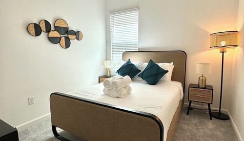 Double Room, 1 Queen Bed, Non Smoking, Private Bathroom