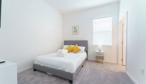 Double Room, 1 Queen Bed, Non Smoking, Private Bathroom