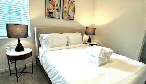 Double Room, 1 Queen Bed, Non Smoking, Private Bathroom