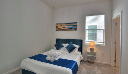 Double Room, 1 Queen Bed, Non Smoking, Private Bathroom