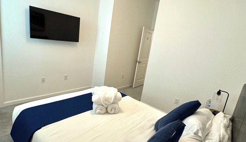 Double Room, 1 Queen Bed, Non Smoking, Private Bathroom