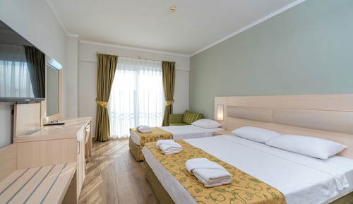 Triple Room, Balcony, Courtyard View