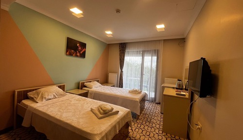 Comfort Room, Lake View