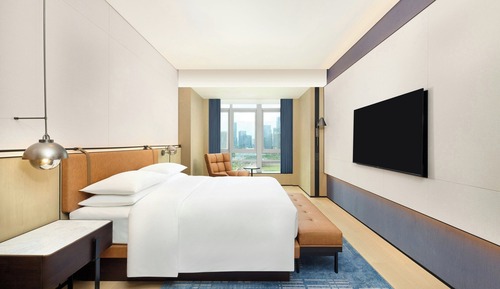 Habitación superior, 1 cama de matrimonio grande, vistas a la ciudad