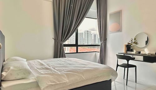 Apartamento superior, 3 habitaciones, balcón, vistas a la ciudad