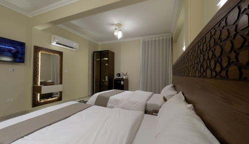 Habitación triple familiar, balcón, vistas al puerto deportivo