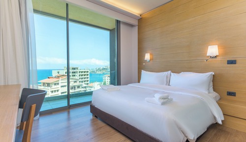 302 - Sea view Business Suite W Balcony