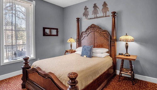 Standard Single Room, 1 Queen Bed, Private Bathroom