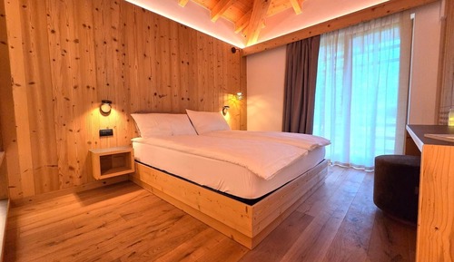 Habitación superior, balcón, vistas a la montaña
