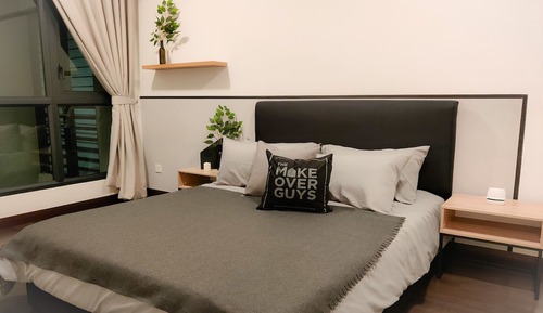 Estudio superior, 1 cama de matrimonio, vistas a la ciudad