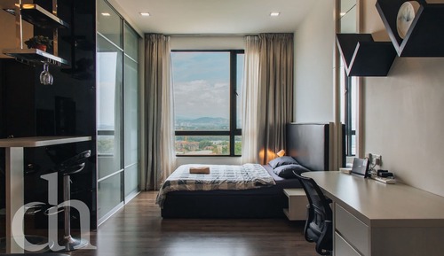 Estudio superior, 1 cama de matrimonio, balcón, vistas a la ciudad