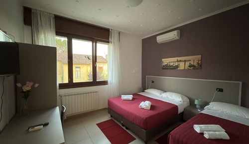 Habitación triple clásica, vistas a la ciudad