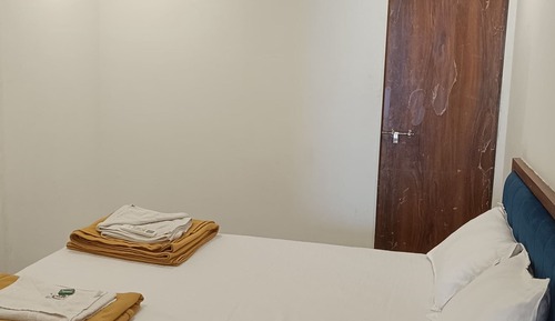 Apartamento clásico, balcón, vistas al mar