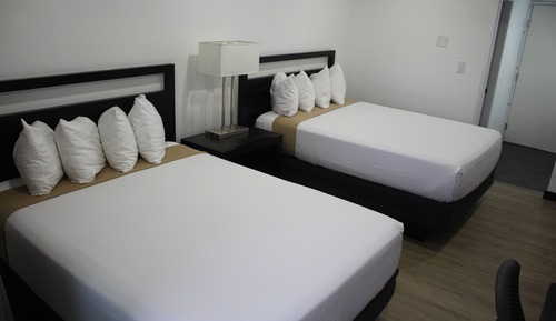 Habitación estándar doble, 2 camas de matrimonio, accesible para personas con discapacidad