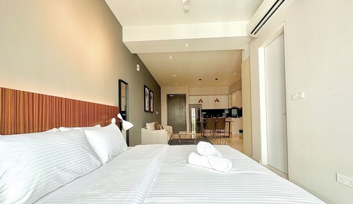 Estudio estándar, 1 cama de matrimonio grande, vistas a la ciudad
