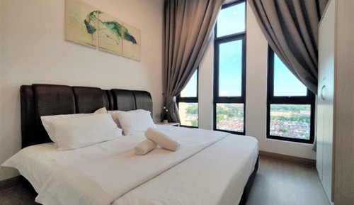 Apartamento superior, 3 habitaciones, balcón, vistas a la ciudad