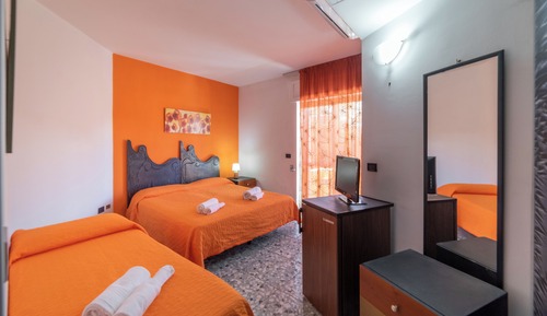Habitación triple Confort, balcón