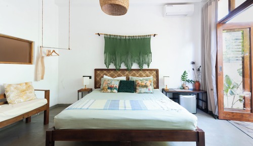 Habitación triple, vistas al jardín