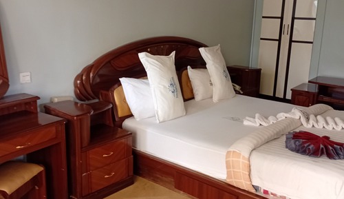 Habitación con 1 cama doble o 2 individuales, vistas a la ciudad