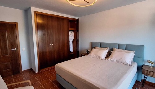 Habitación Deluxe doble, balcón, vistas parciales al mar