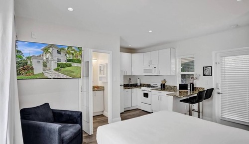 Classic Studio, 1 Queen Bed, Patio