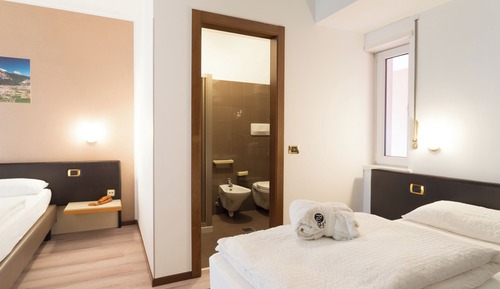 Habitación cuádruple estándar, balcón