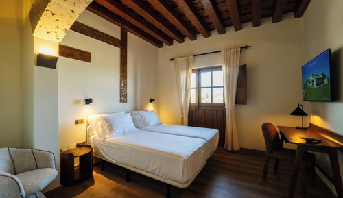 Habitación estándar con 2 camas individuales, balcón