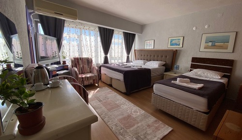 Habitación clásica con 2 camas individuales, vistas a la ciudad
