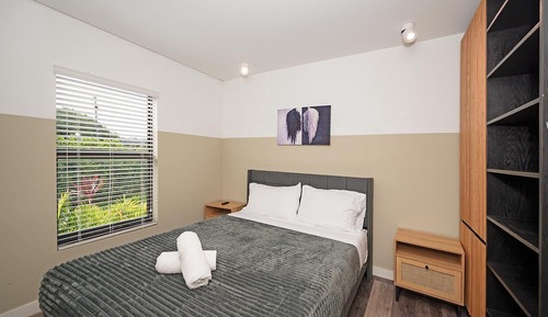 Apartamento de lujo, 2 habitaciones, vistas al río