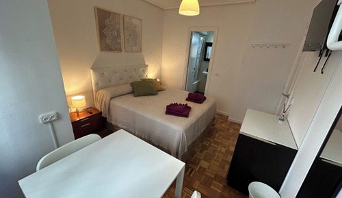 Habitación doble, baño privado