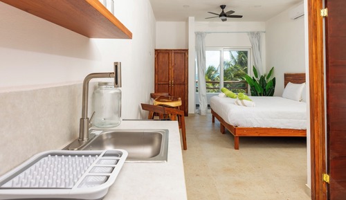 Comfort Studio, 1 Queen Bed, Beach View