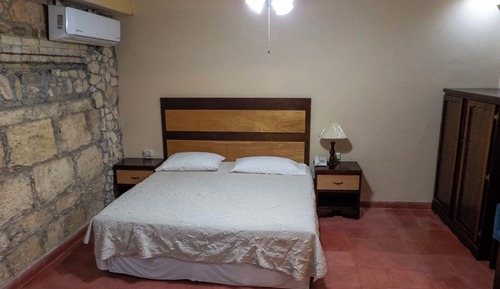 Habitación estándar con 1 cama doble o 2 individuales