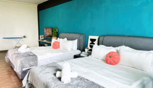 Estudio Deluxe, 2 camas de matrimonio, balcón, vistas a la ciudad