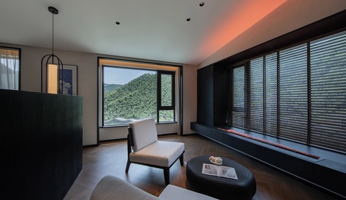 Panoramic Suite, Patio, Mountain View
