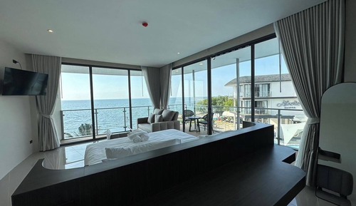 Deluxe Suite conner sea view