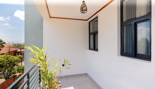 Habitación estándar doble, 1 cama doble, balcón, vistas a la ciudad