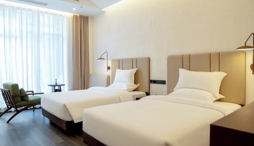 Superior Twin Room, City View