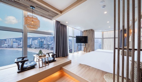 Hinoki Signature Ocean Family Room