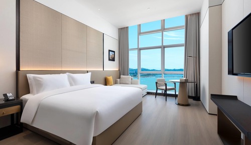 Room, 1 King Bed, Non Smoking, Sea View