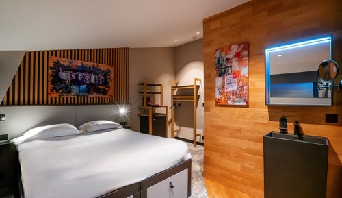 Habitación superior con 1 cama doble o 2 individuales