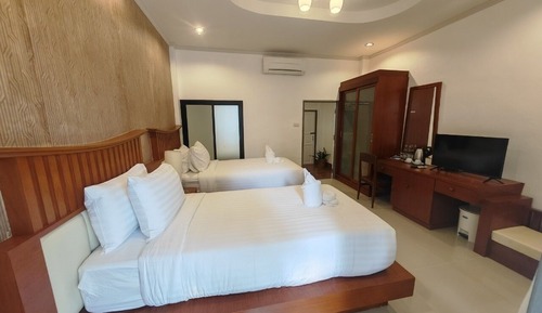 Habitación Deluxe con 1 cama doble o 2 individuales, vistas al patio