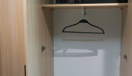 Habitación superior con 2 camas individuales, vistas a la montaña