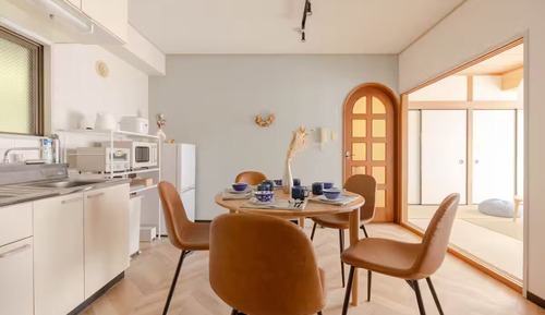 Apartamento básico, balcón, vistas a la ciudad