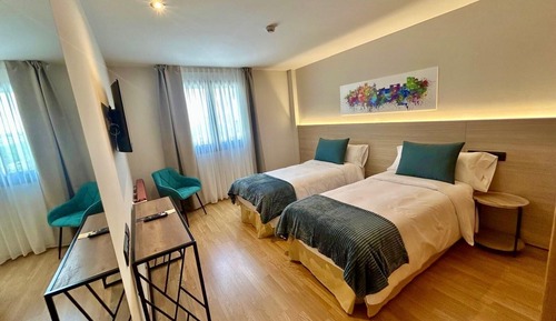 Habitación con 2 camas individuales, vistas al parque