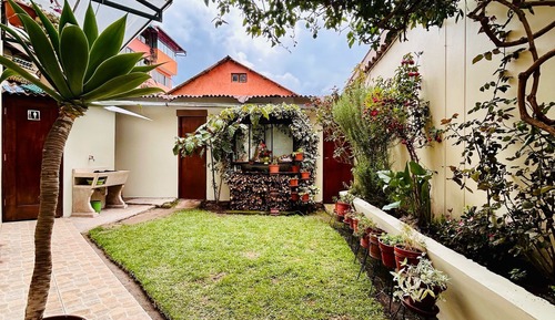Habitación triple, vistas al jardín