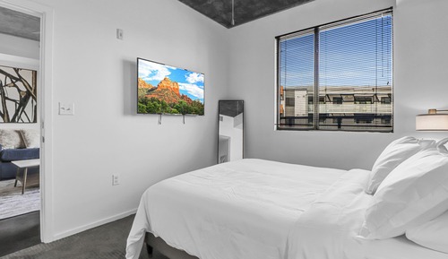 Apartamento clásico, balcón, vistas a la piscina