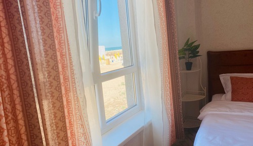 Estudio, varias camas, balcón, vistas a la playa