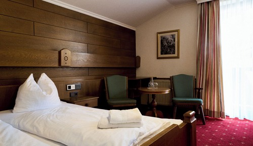 Economy Double Room, Balcony, Courtyard View