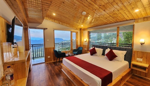 Habitación superior, balcón, vistas a la montaña
