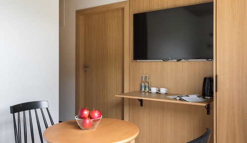 Habitación estándar con 1 cama doble o 2 individuales, vistas a la montaña